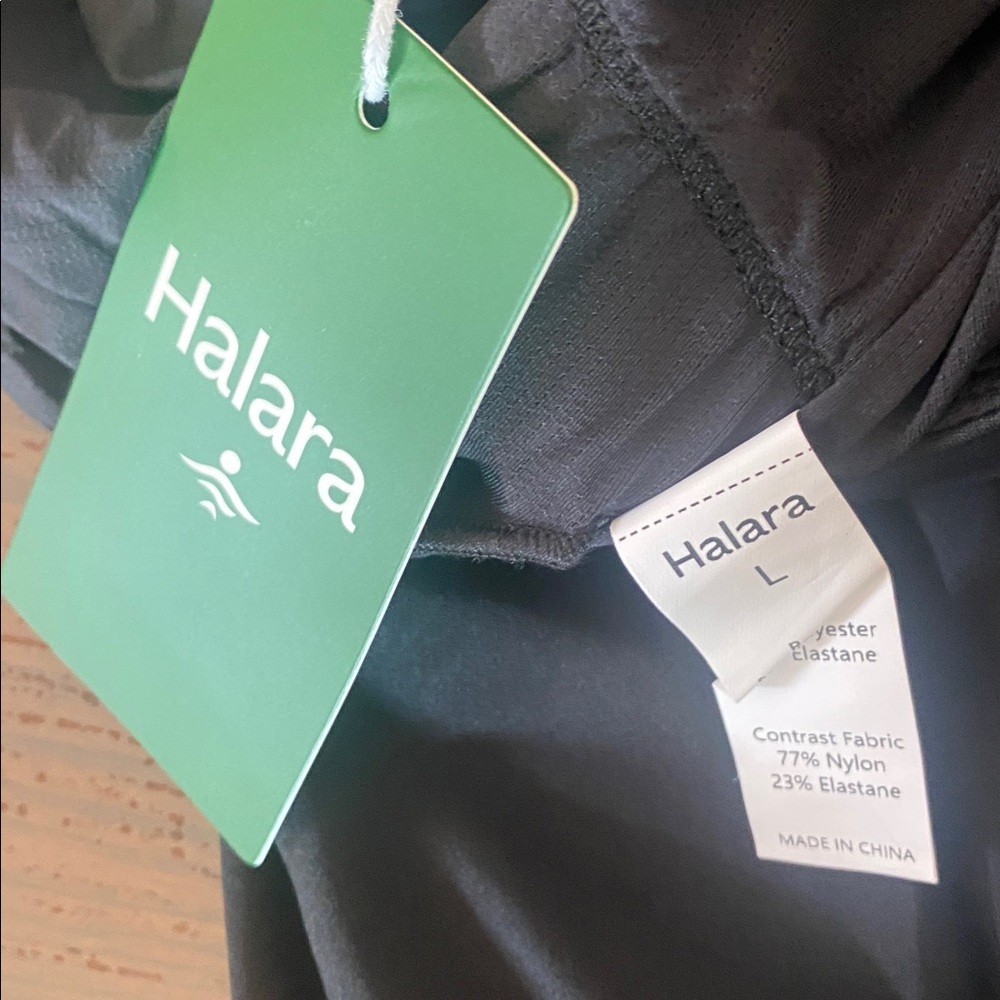 LARGE. HALARA BREEZEFUL BACKLESS SPLIT LEG TIE JU… - image 9